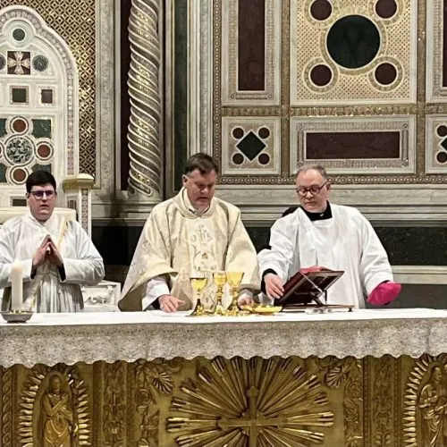 Bispo Anglicano celebra “missa” na Basílica de Latrão