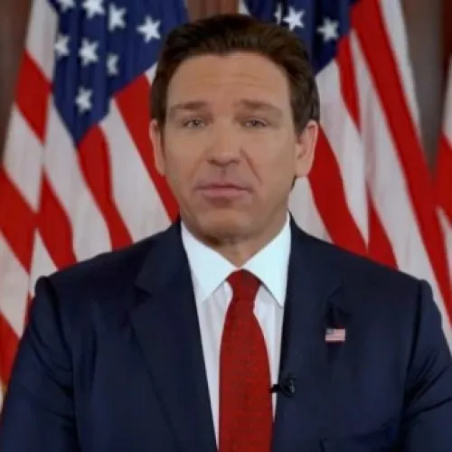 DeSantis abandona corrida eleitoral nos EUA