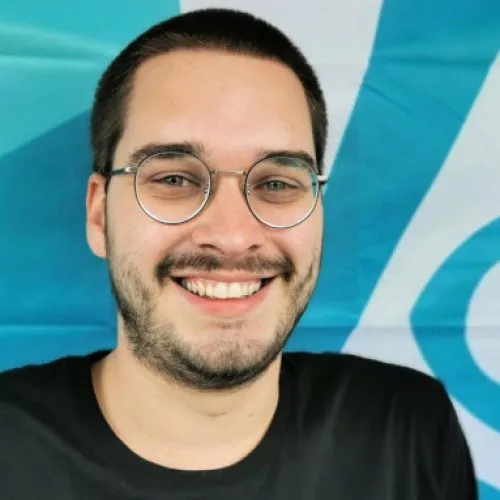 Jovem líder gay da juventude leiga alemã heterodoxa renuncia à Igreja