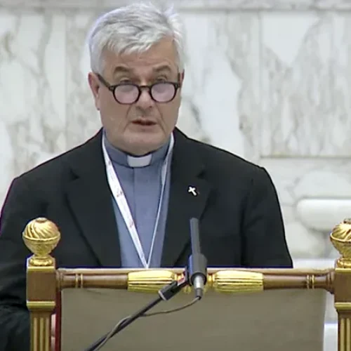 Padre Dario Vitali fala no Sínodo da Sinodalidade, Créditos: Captura de Tela / Vatican Media YouTube